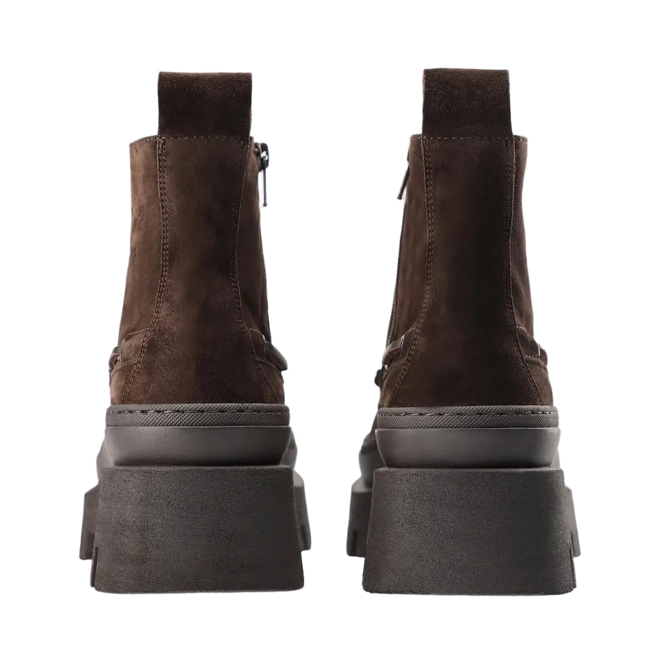 Hiker Boot in Suede