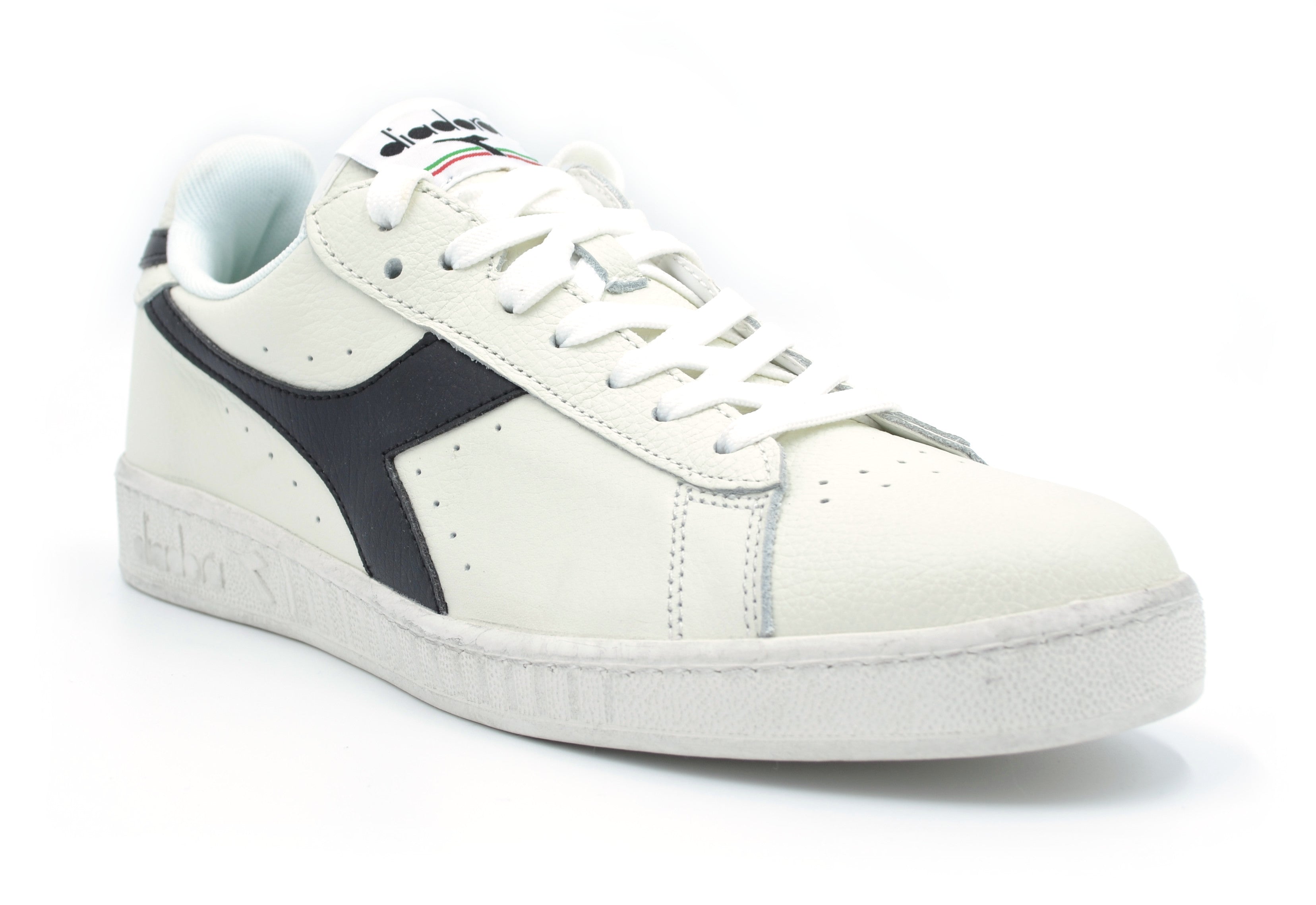 Game L Low Waxed White / Black